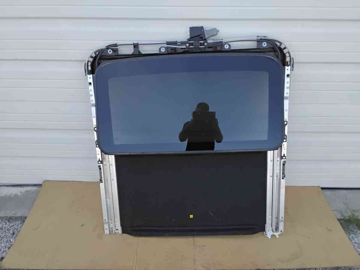 Nice 2014 Toyota Camry Sunroof Assembly OEM Factory Like New - Williamstown, New Jersey