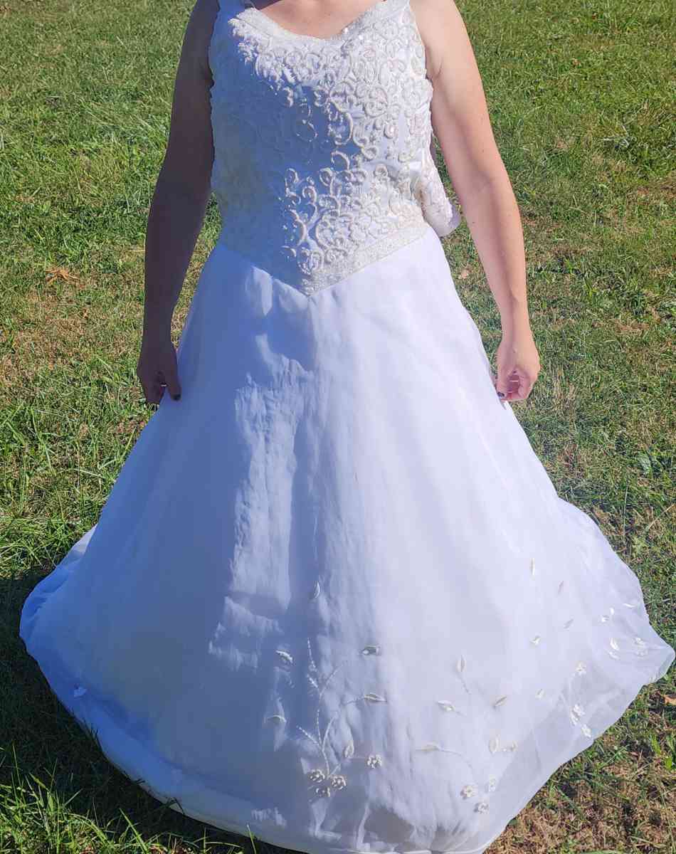 wedding dress - Talbott, Tennessee - FleaMarketBay