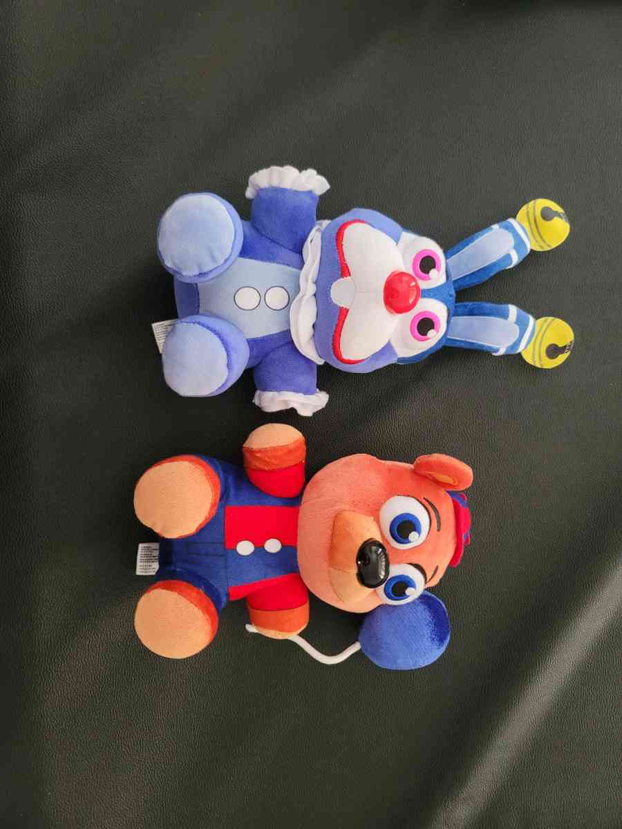 five nights at freddy plushies - Hoffman Estates, Illinois