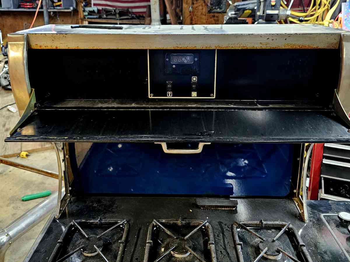 48 inch heartland duel fuel oven - Medora, Indiana - FleaMarketBay