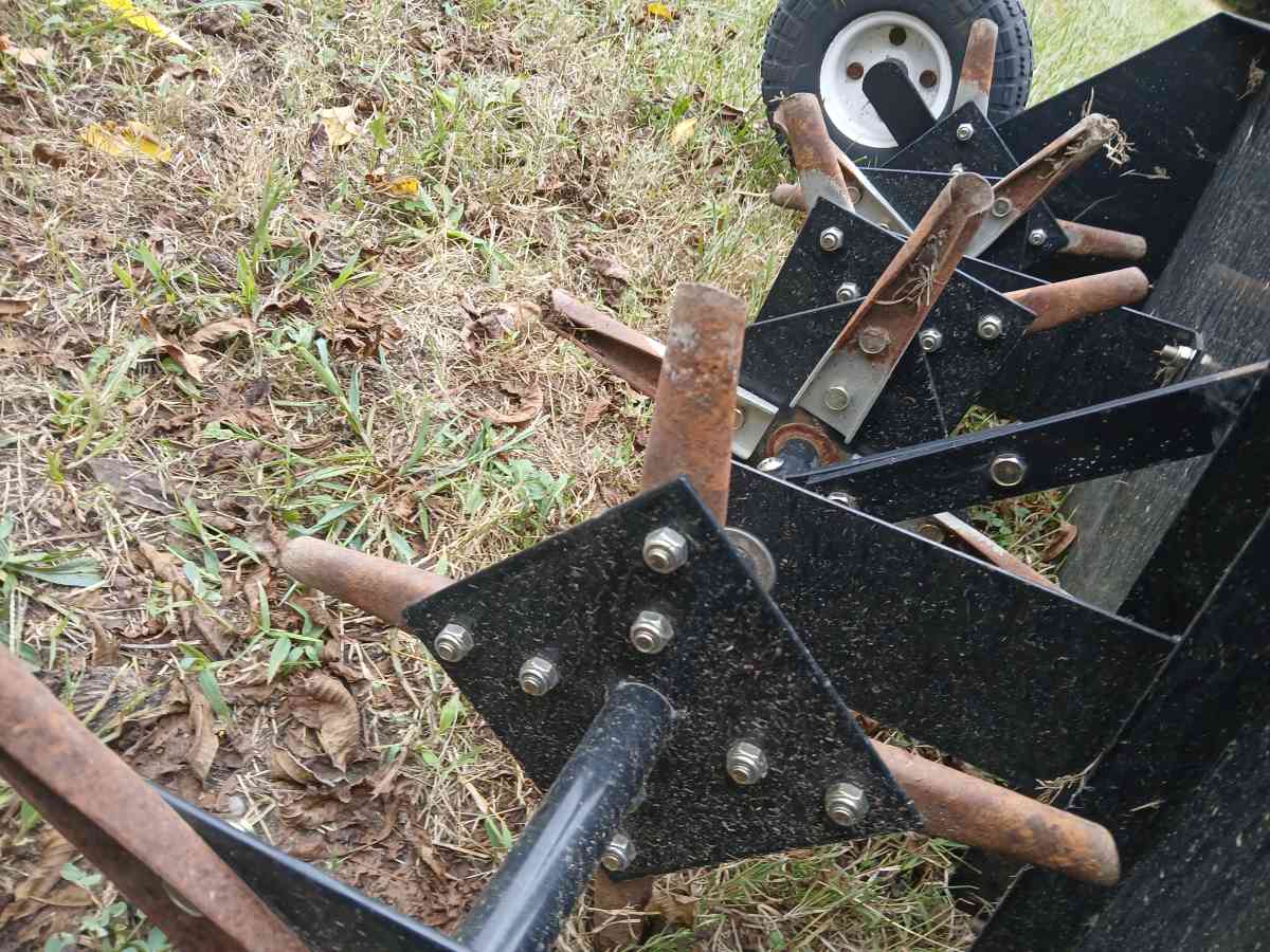 YITAMOTOR 48 Tow Plug Lawn Aerator with Universal HitchBlack - Dayton, Ohio - FleaMarketBay
