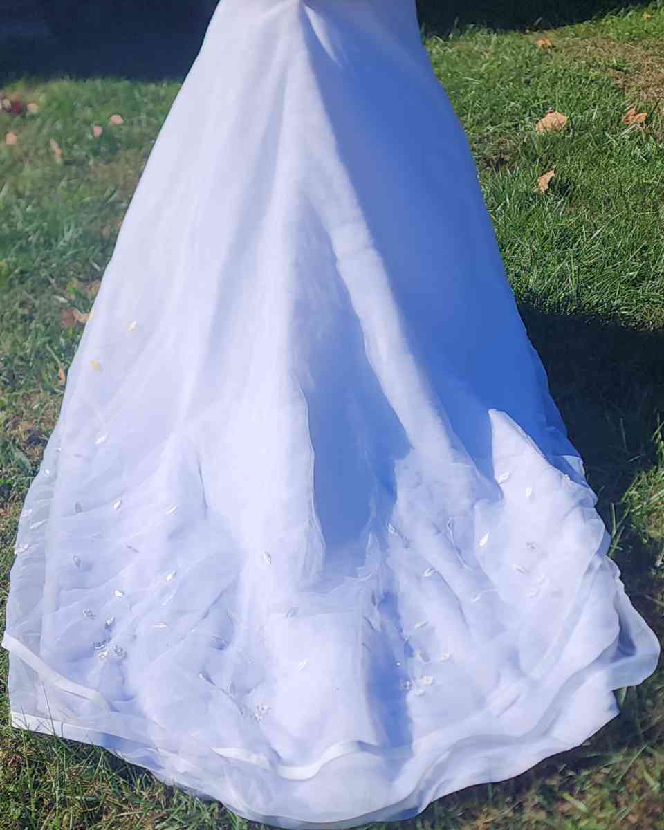 wedding dress - Talbott, Tennessee