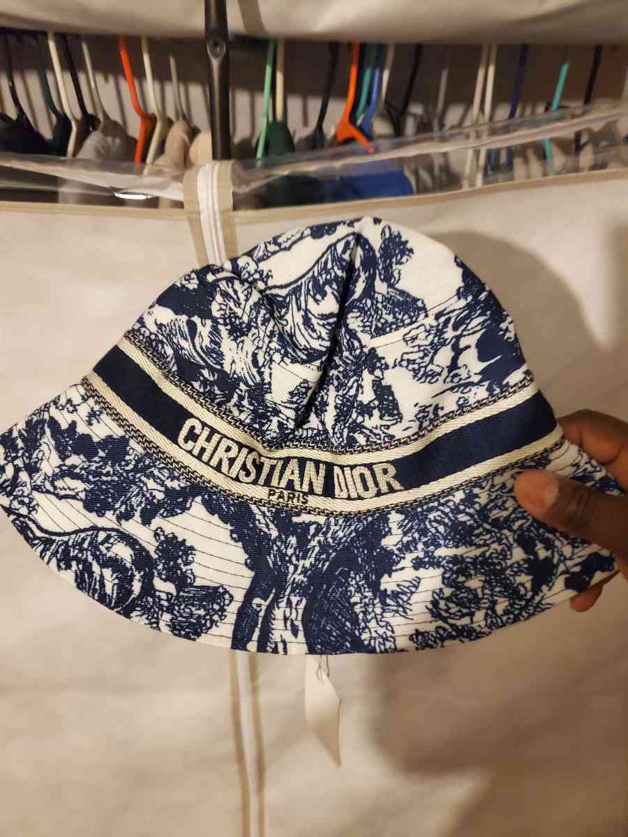 Dior bandana signature logo bucket hat - Chester, Virginia - FleaMarketBay