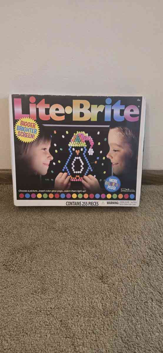 Basic Fun Hasbro Lite Brite 255 Piece Art Set - Ripon, Wisconsin