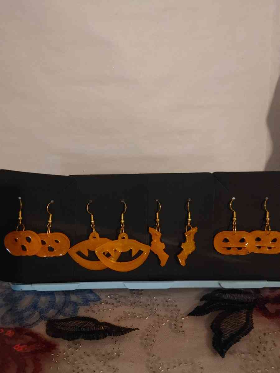 Halloween key chains and earrings - Starke, Florida - FleaMarketBay