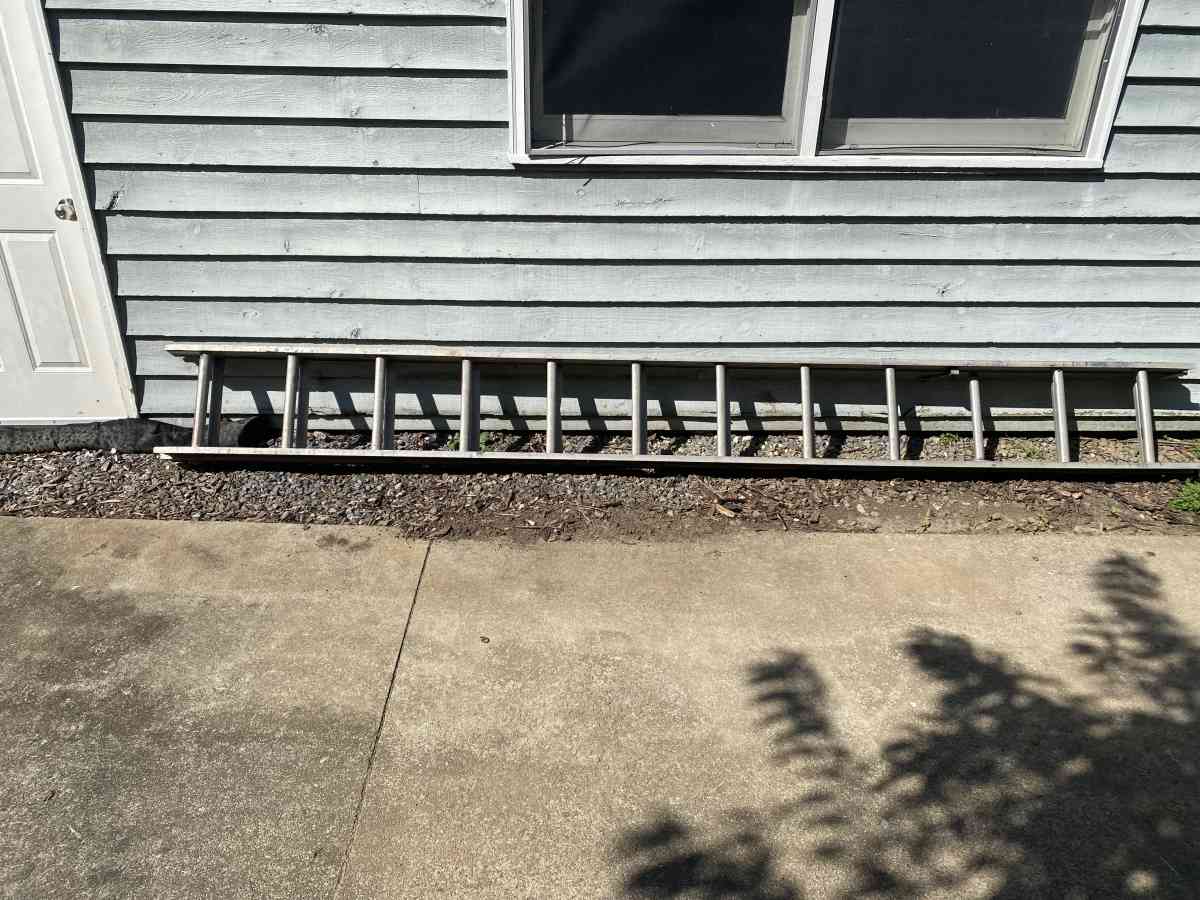 20 foot extension ladder - Henderson, North Carolina