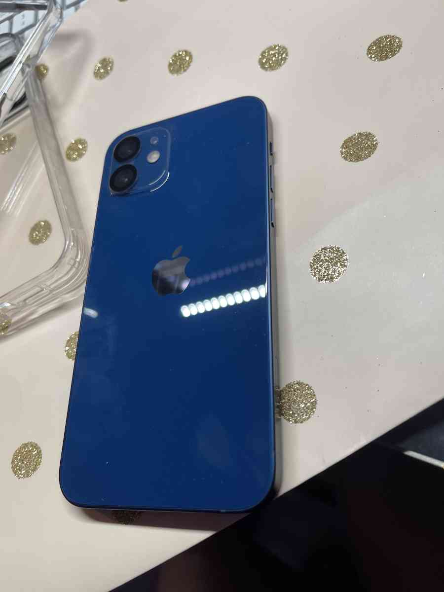 iPhone 12 - Aurora, Illinois - FleaMarketBay