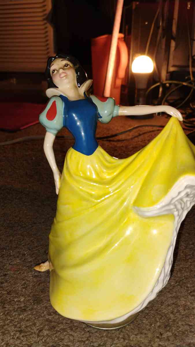 Collectibles Liquidation sale - Mchenry, Illinois - FleaMarketBay