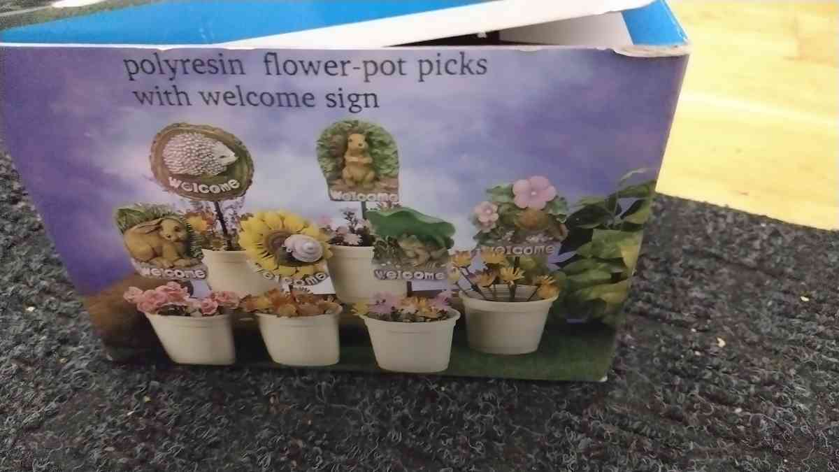 welcome signs for your front yard of a house - Jamaica, New York - FleaMarketBay
