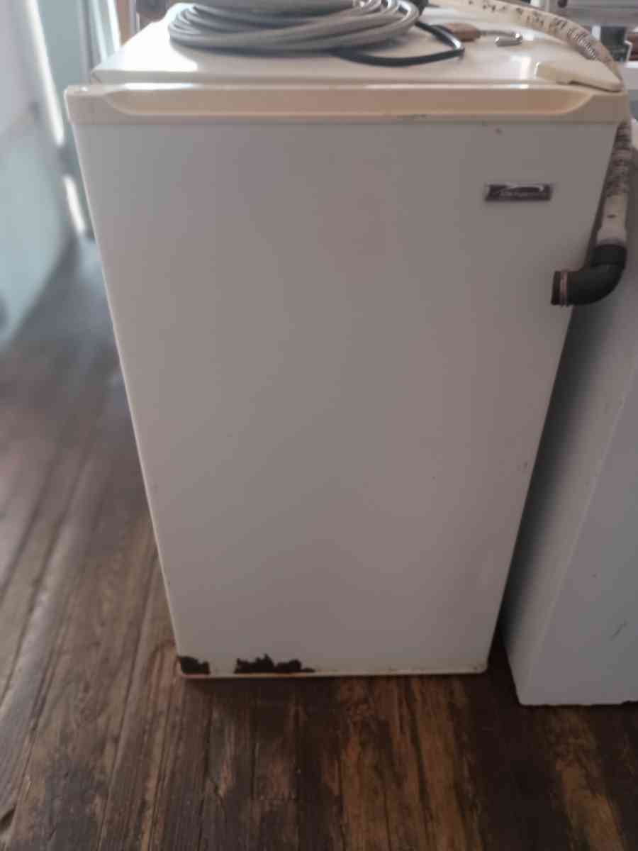 Kenmore mini fridge has been tested works fine in fair condi - Marion, North Carolina - FleaMarketBay