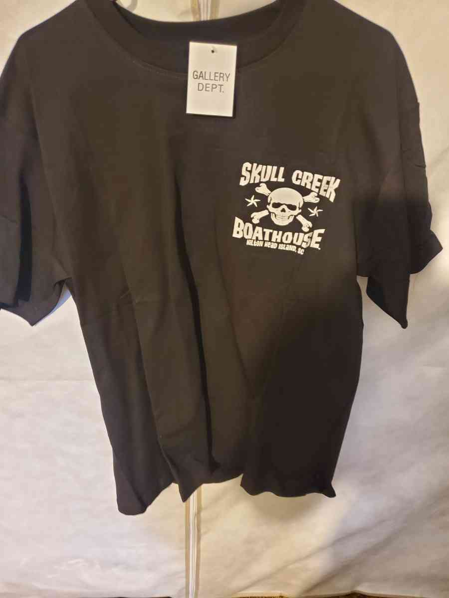 Gallery dept graphics t shirt - Chester, Virginia - FleaMarketBay