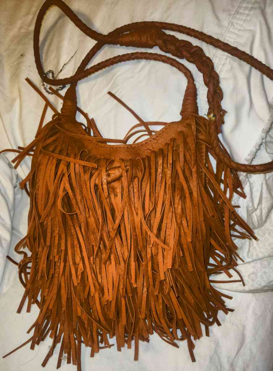 Leather crossbows tussle hand bag - Buford, Georgia