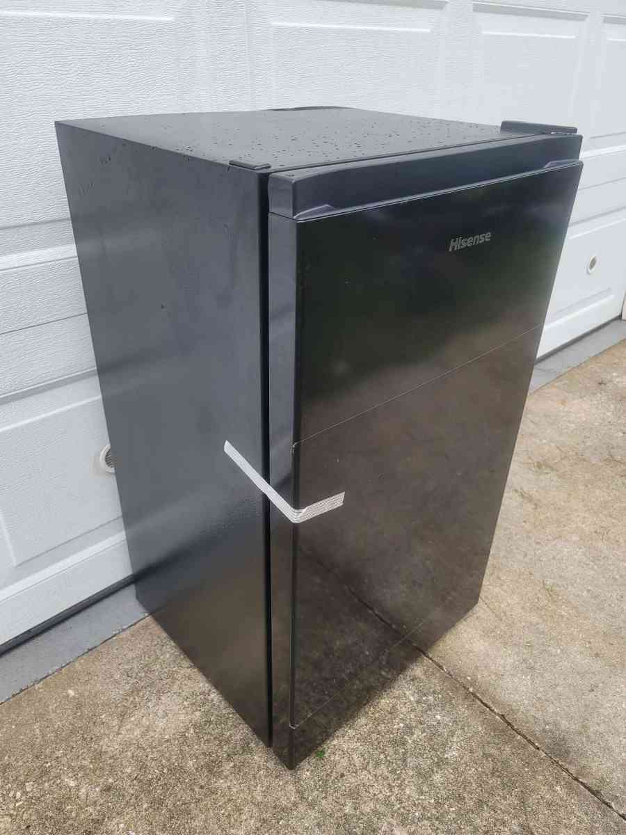 Hisense Mini Fridge - Homosassa, Florida - FleaMarketBay
