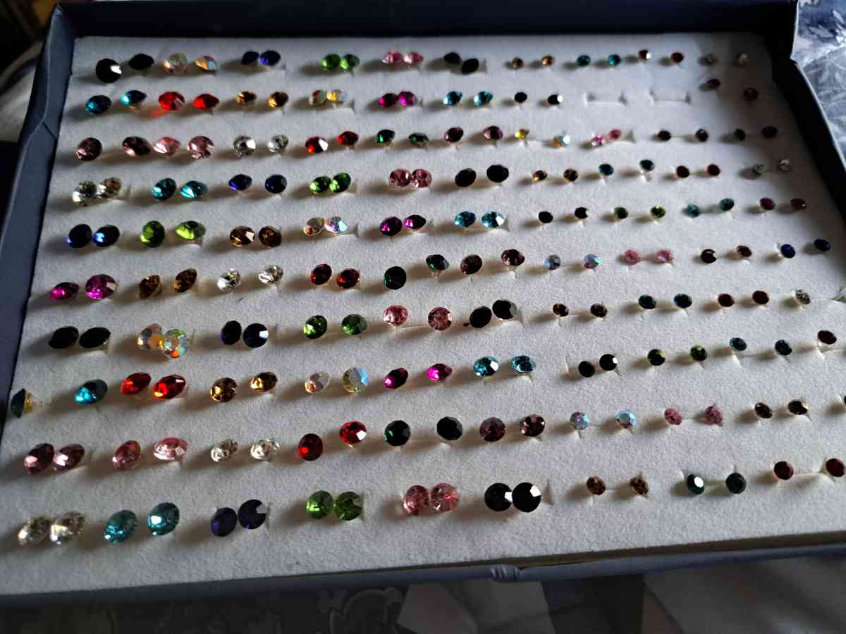 stud earings - Somersworth, New Hampshire