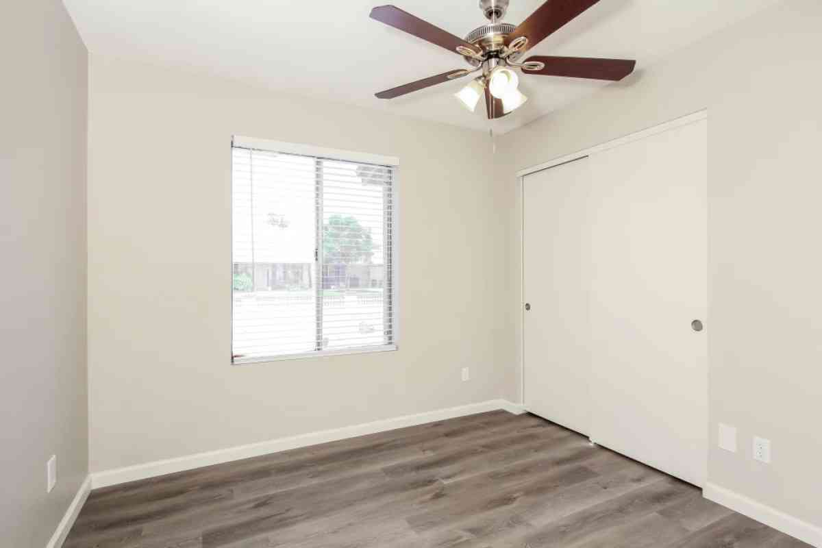 House - Alpine, Arizona - FleaMarketBay