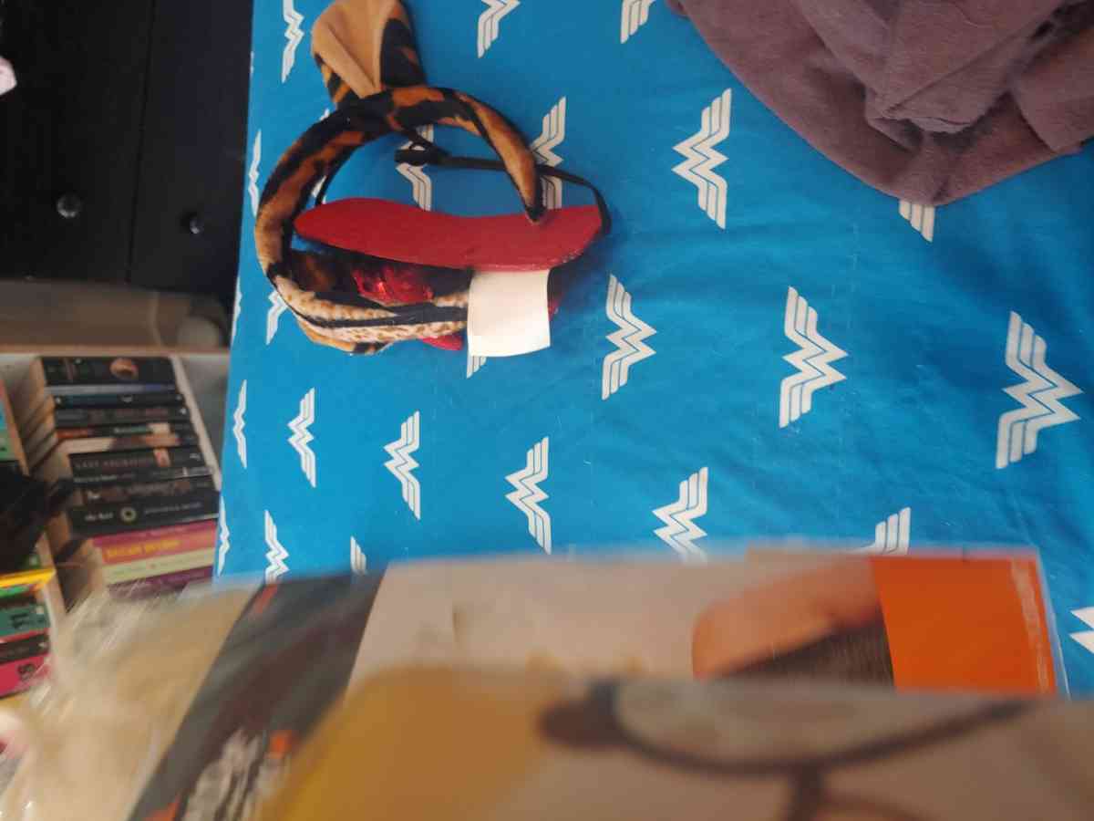 flipper wig - Commerce City, Colorado - FleaMarketBay