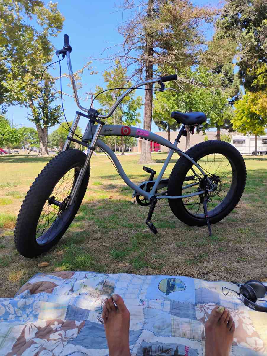 tracer avalone gt 7 fat tire cruiser - Westminster, California