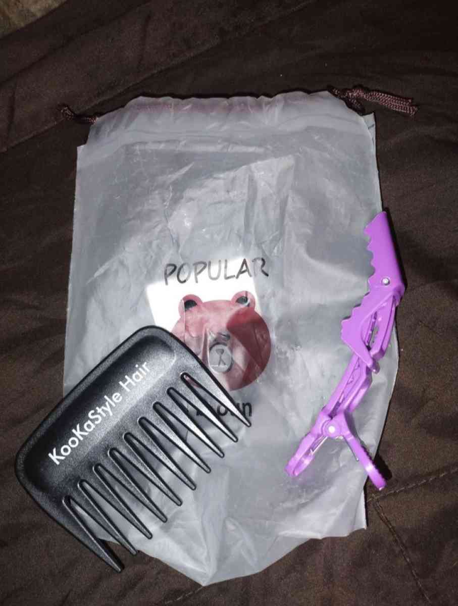 Brown Hair Extensions Clip in 7 piece set - Jeffersonville, Indiana - FleaMarketBay