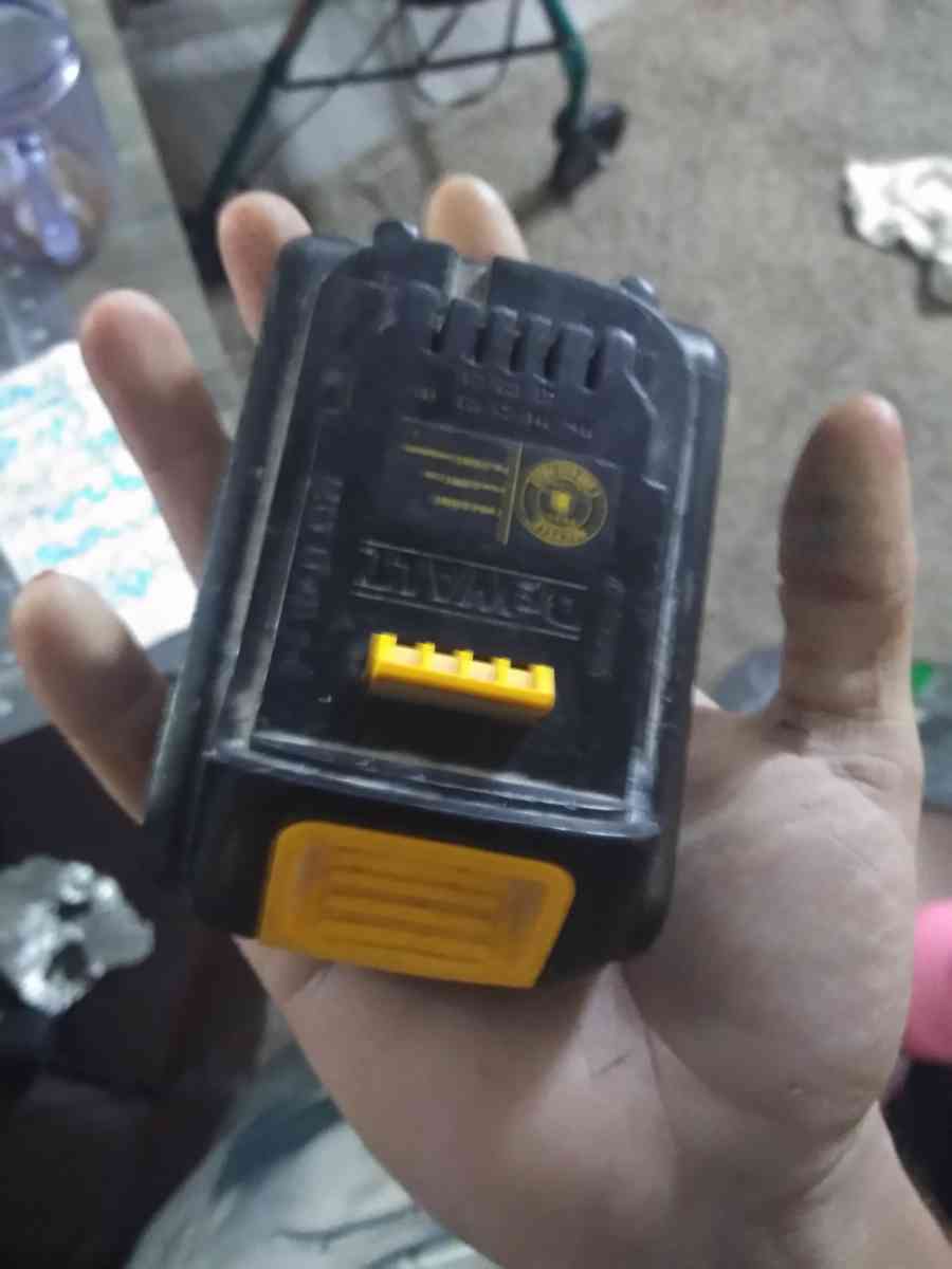 DeWalt 20v battery - Dallas, Texas - FleaMarketBay
