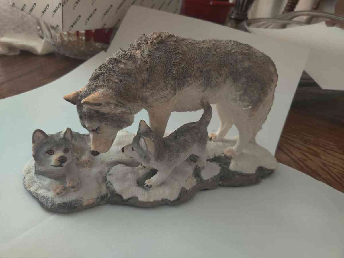 Mother Wolf and 2 cubs - Las Vegas, Nevada