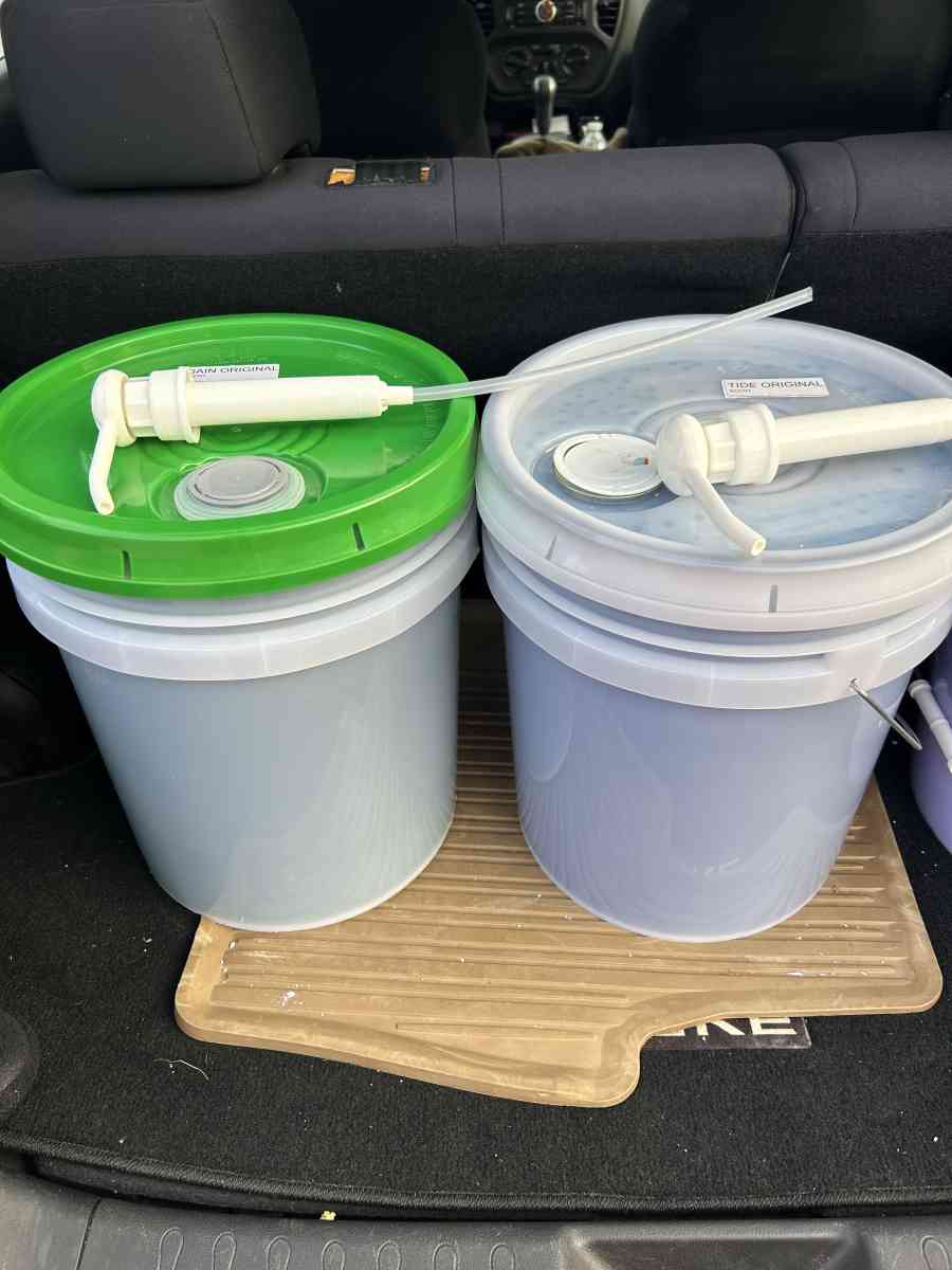 5 gallon laundry detergent - Sheboygan, Wisconsin - FleaMarketBay