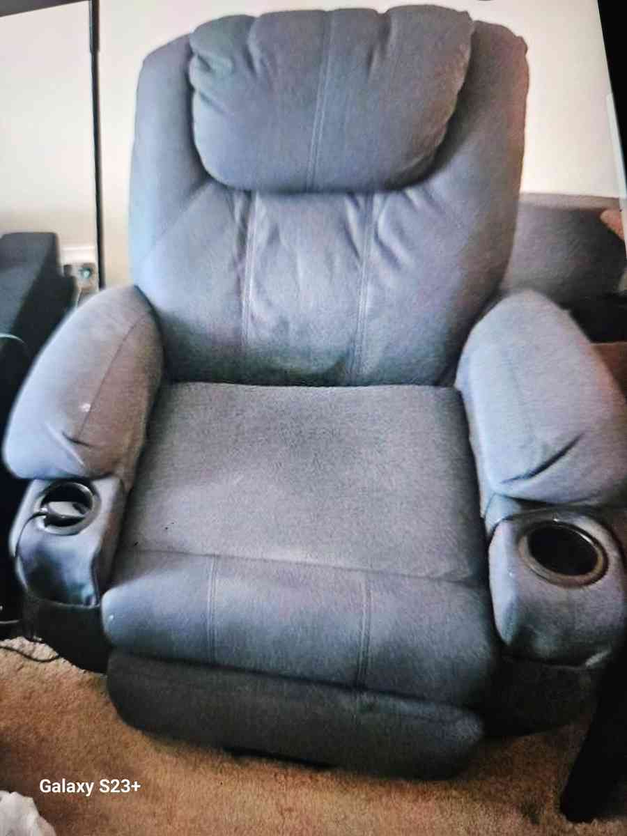 power lift Reclining heated massage chair with remote contro - Washington Navy Yard, District of Columbia - FleaMarketBay