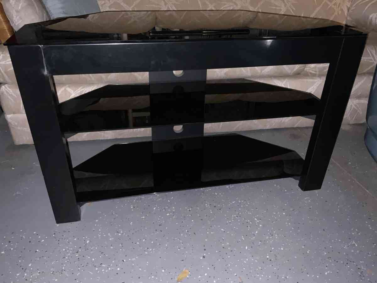 TV Stand - Homosassa, Florida - FleaMarketBay