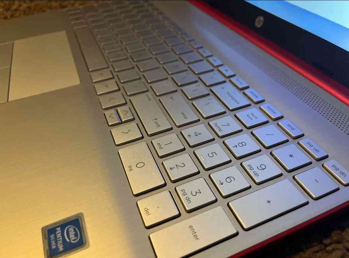 Red Hp Laptop - Magnolia, Texas - FleaMarketBay