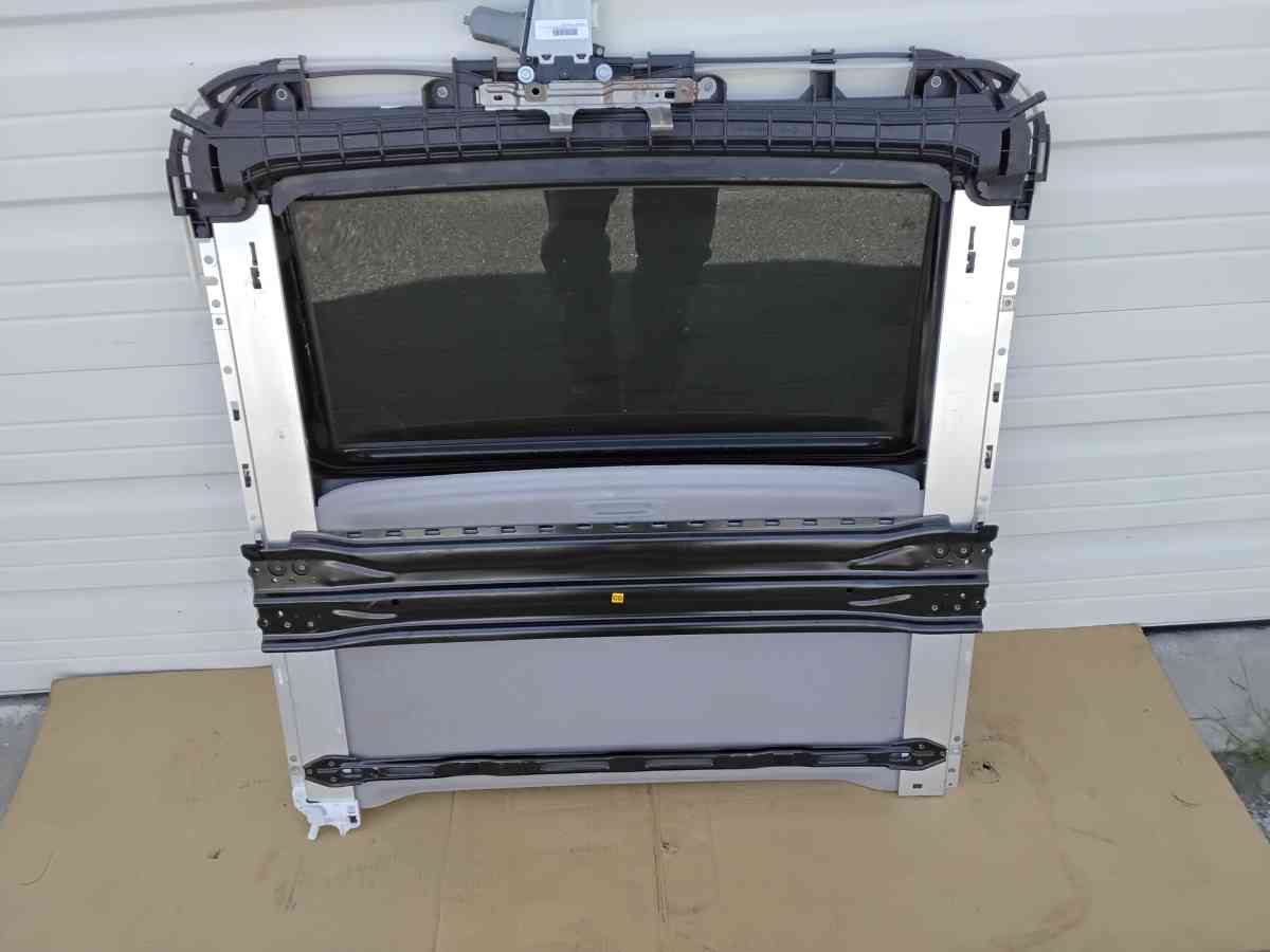 Nice 2014 Toyota Camry Sunroof Assembly OEM Factory Like New - Williamstown, New Jersey - FleaMarketBay