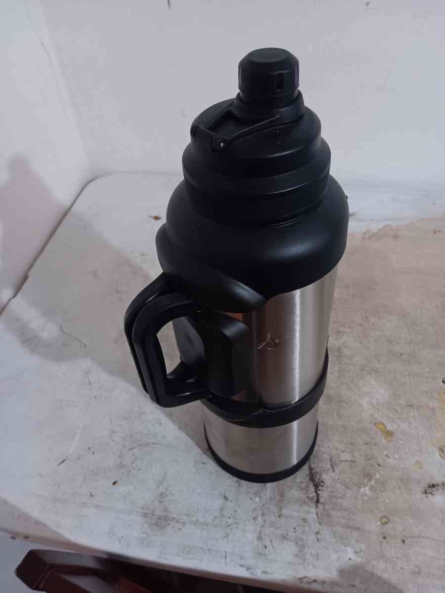 4 litre water jug - Pensacola, Florida - FleaMarketBay