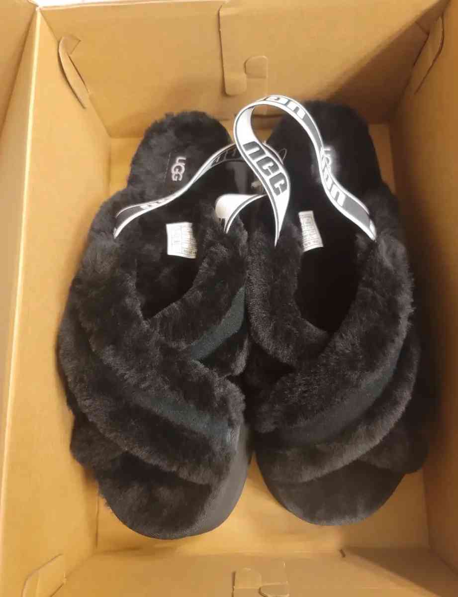 Ugg Slides size 11 - Hudson, Florida - FleaMarketBay