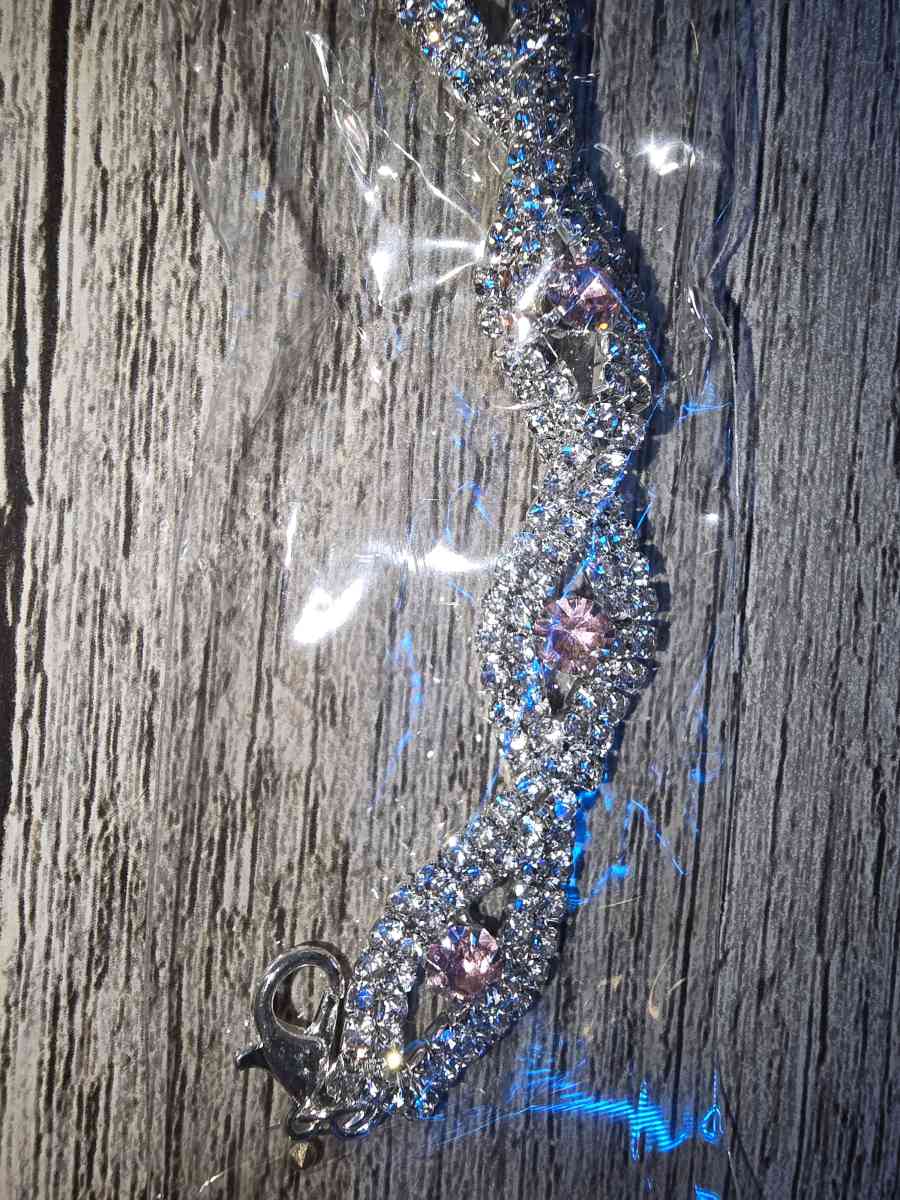 pink and diamond swarovski crystal Boutique bracelet - Hartsville, South Carolina - FleaMarketBay