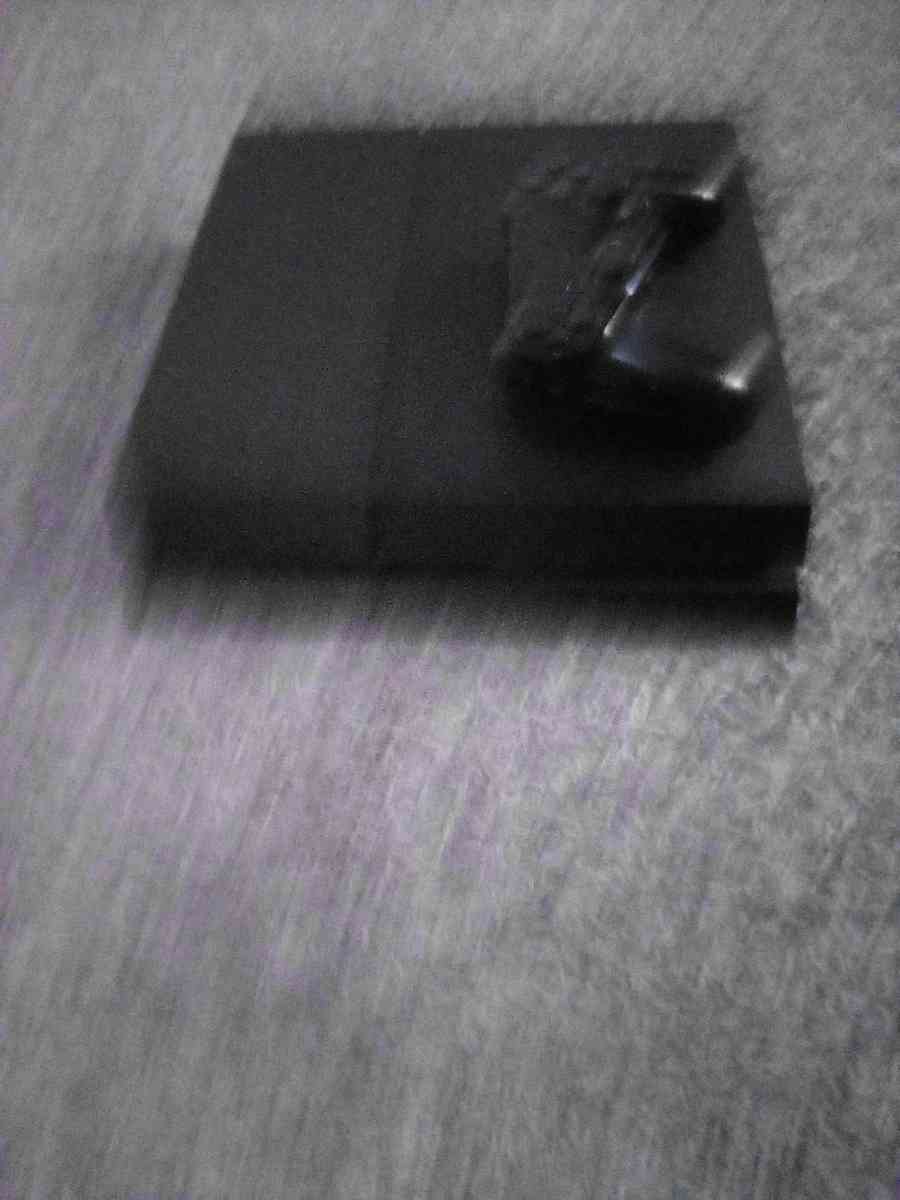 PS4 1 controller - Detroit, Michigan - FleaMarketBay