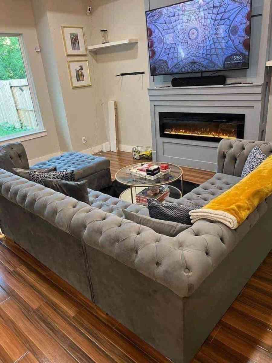 SECTIONAL COUCH - Atlanta, Georgia