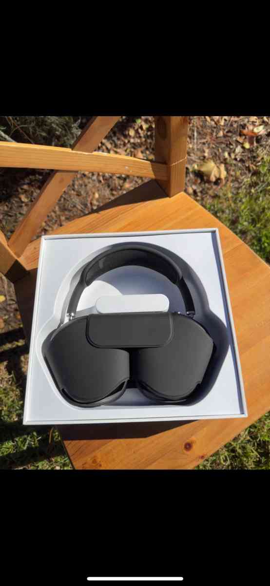 Airpod Max Space Gray SEALED - Frisco, Texas - FleaMarketBay