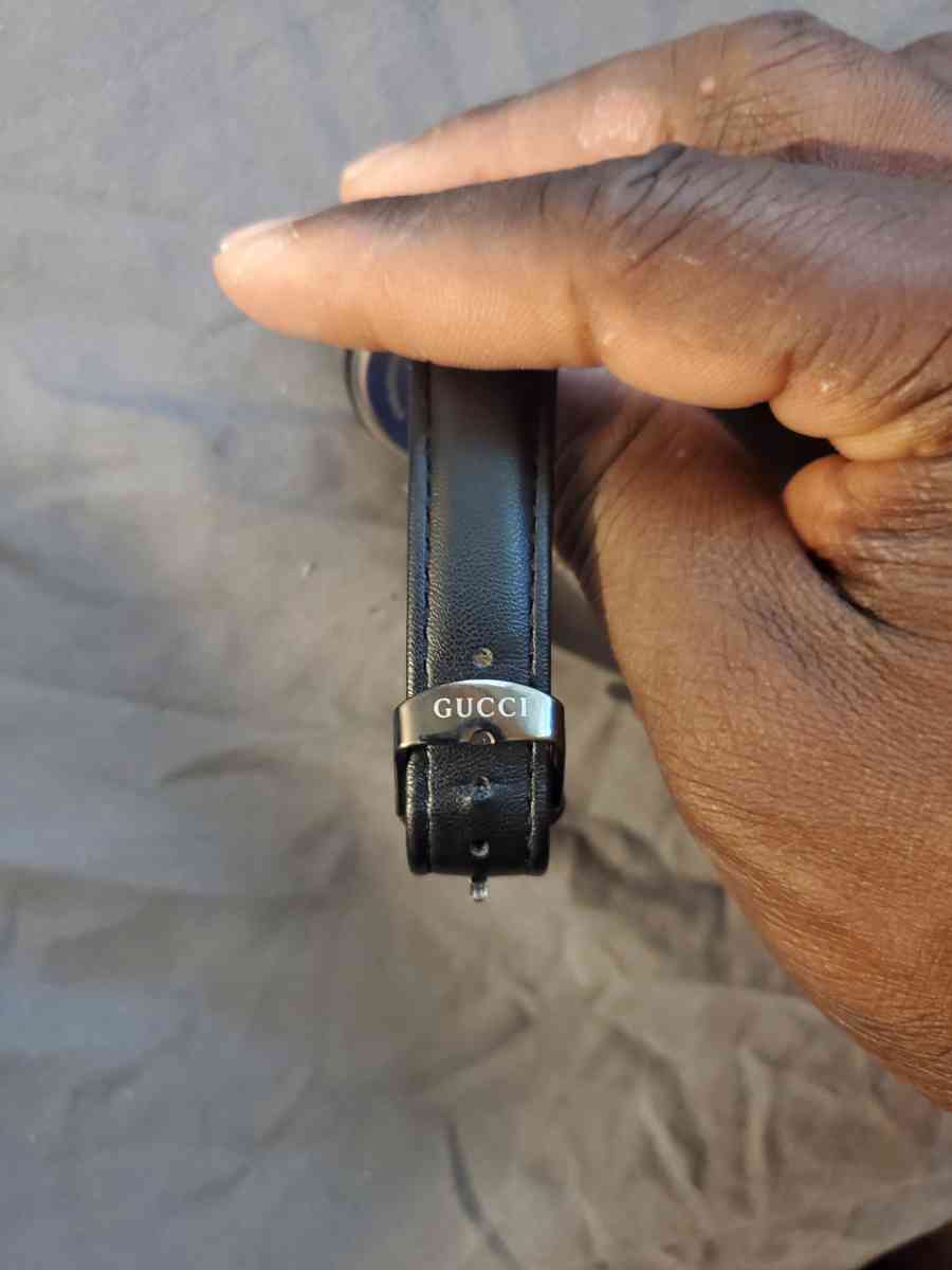 Gucci unisex watch - Chester, Virginia - FleaMarketBay