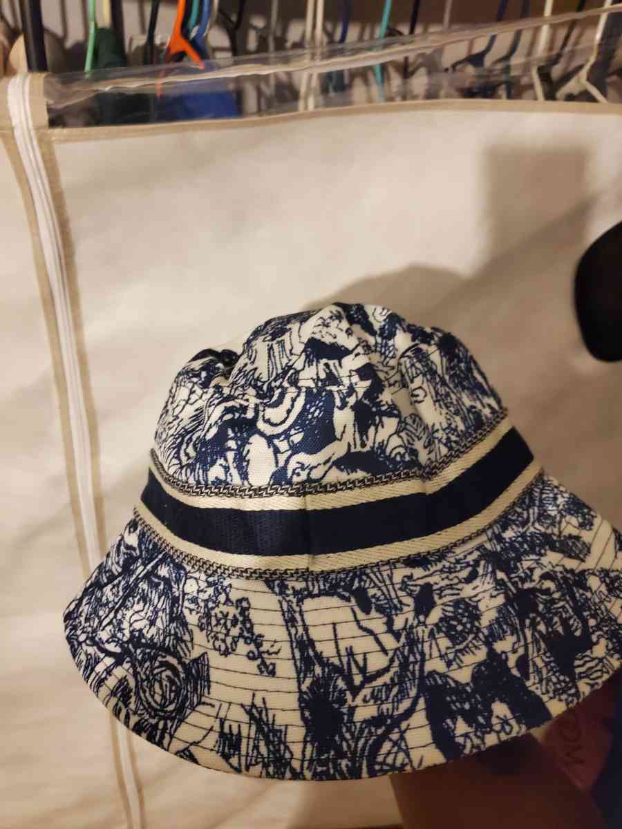Dior bandana signature logo bucket hat - Chester, Virginia - FleaMarketBay