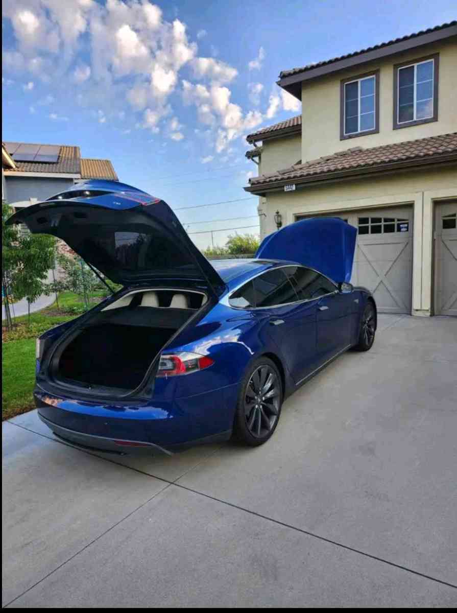 tesla model sedan 70D - Altamonte Springs, Florida - FleaMarketBay