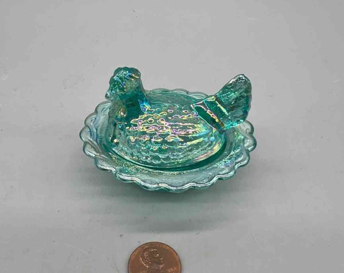 hens on a mest - South Solon, Ohio - FleaMarketBay