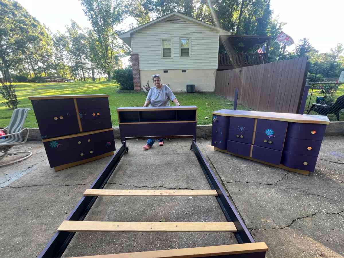 full size bedroom set - Alexander City, Alabama - FleaMarketBay