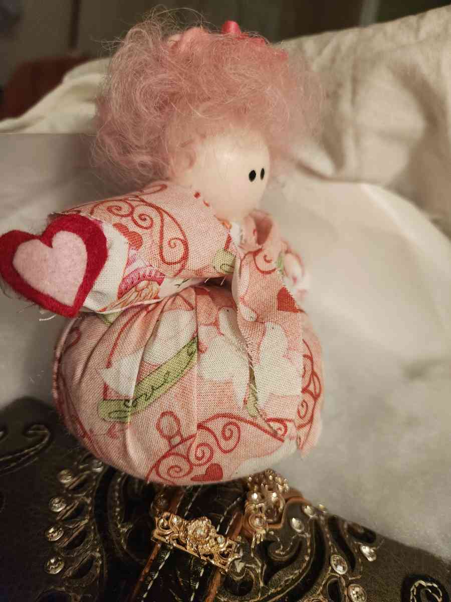 miss valentines  pin cushion - Adelanto, California - FleaMarketBay
