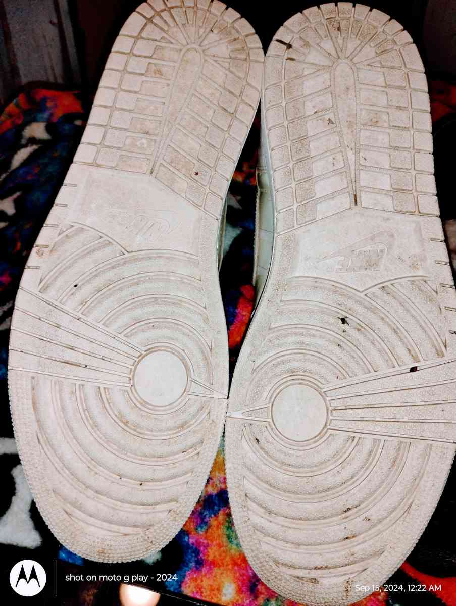 Air Jordan 1 Retro High OG Guava Ice - Abbott, Texas - FleaMarketBay