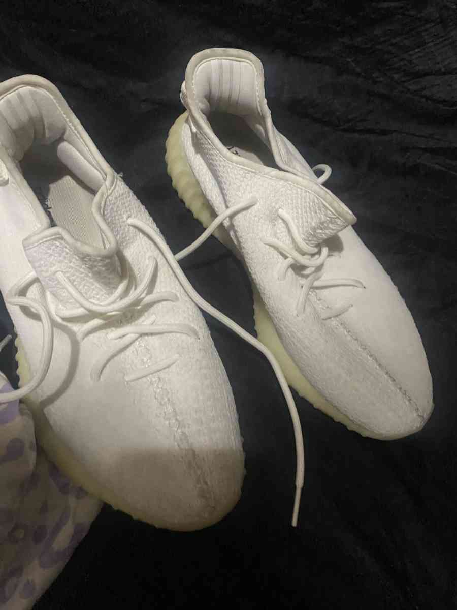 Yeezys cream Boost 350 V2 - Trinity Center, California
