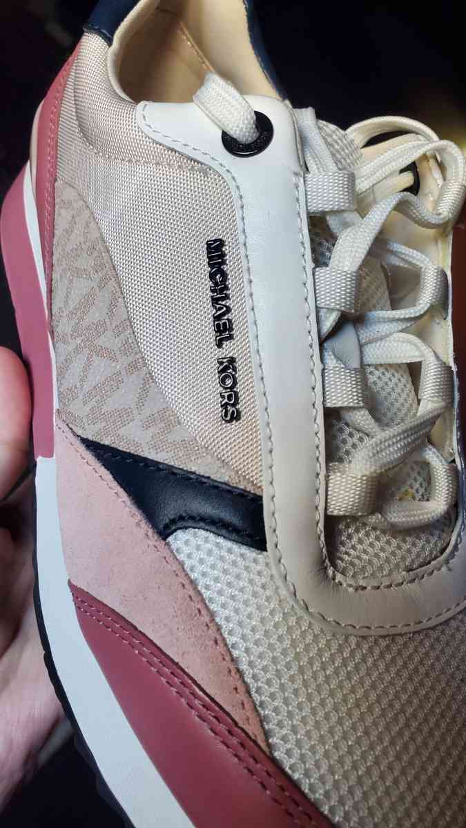 NEW Micheal Kors Womens Shoes size 9 JOLIET PICKUP ONLY - Joliet, Illinois - FleaMarketBay