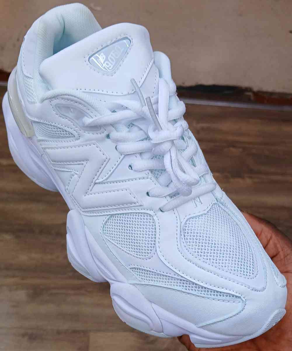 Sneakers - Jonesboro, Georgia - FleaMarketBay