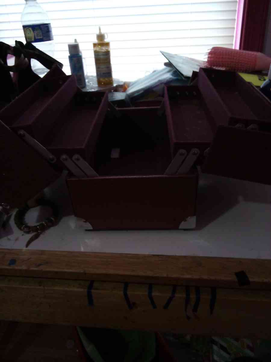makeup case - Havre De Grace, Maryland - FleaMarketBay