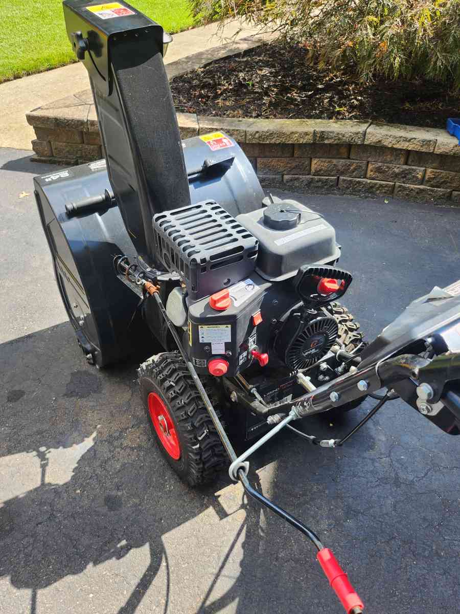 Legend Force Snow Blower - Malaga, New Jersey - FleaMarketBay
