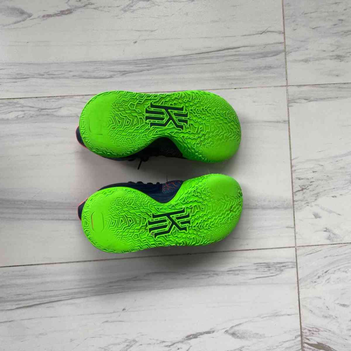 Size 10 Nike Kyrie Midnight Navy Mens Basketball Sneakers - Greenville, South Carolina - FleaMarketBay