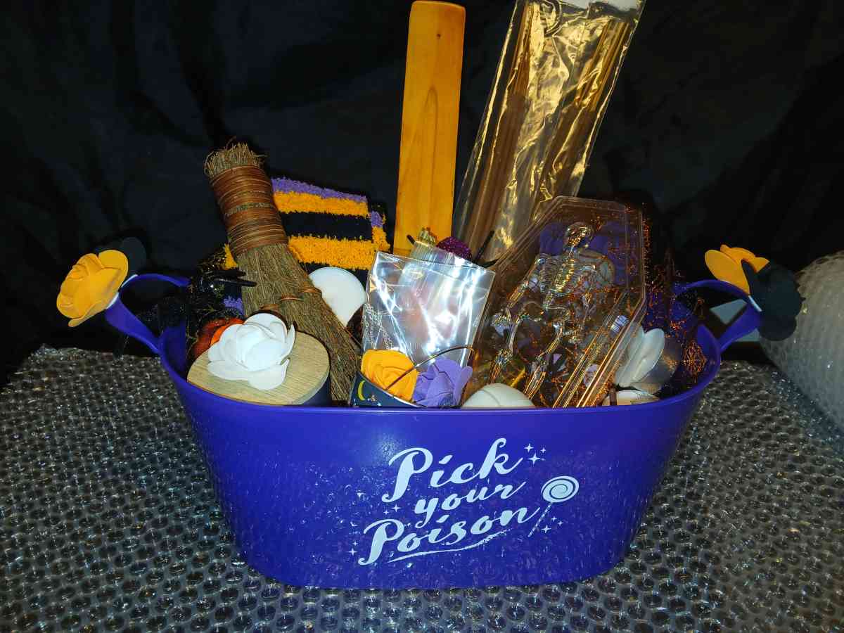 Witchy Halloween Boo Baskets - Belton, South Carolina - FleaMarketBay