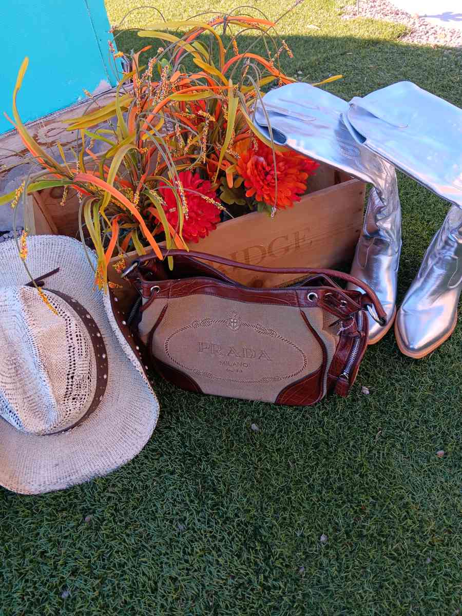 handbag - Henderson, Nevada - FleaMarketBay